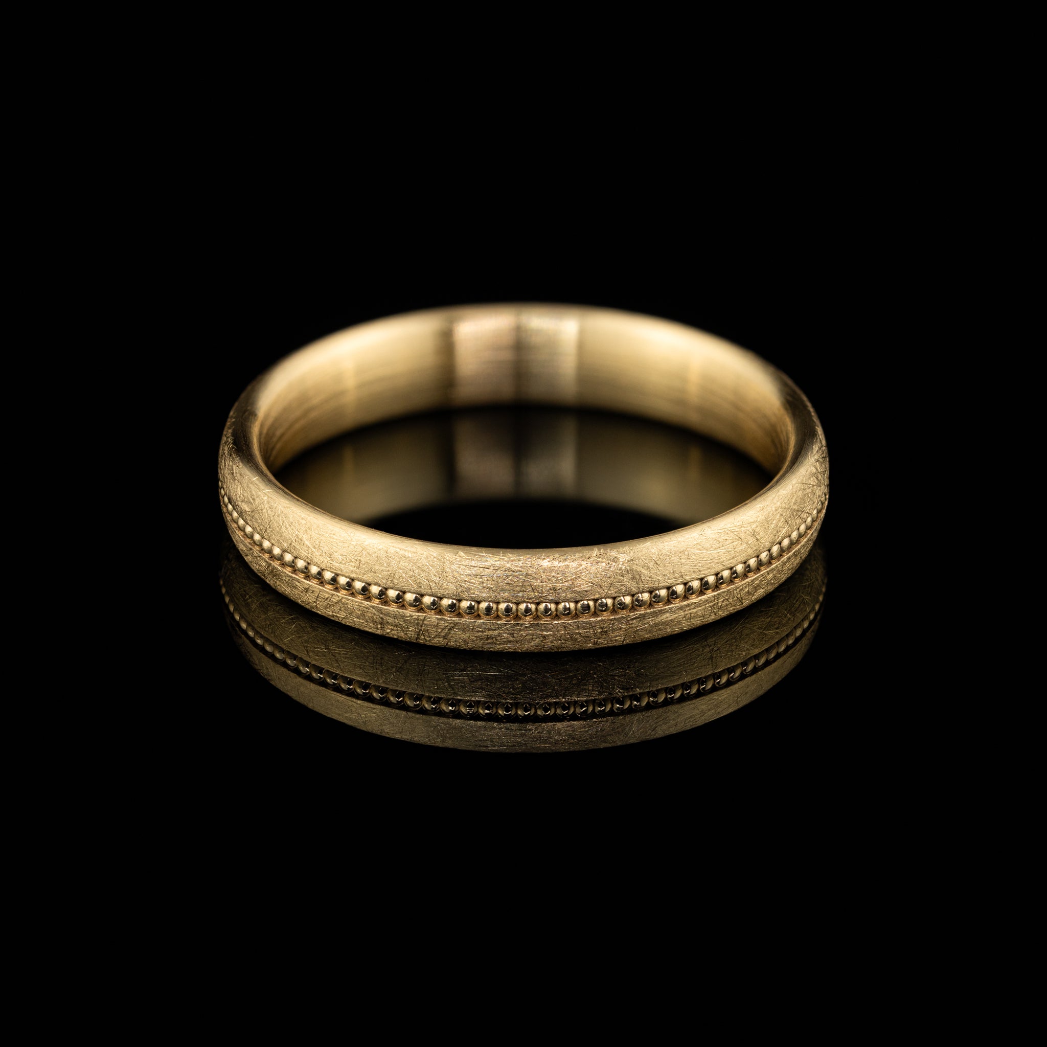 Goldzeit Ring Modell Elia, Ehering in eismatt mit Millegriffe, besonderer Vintage Ehering vom Goldschmied, Nürnberg, Gelbgold