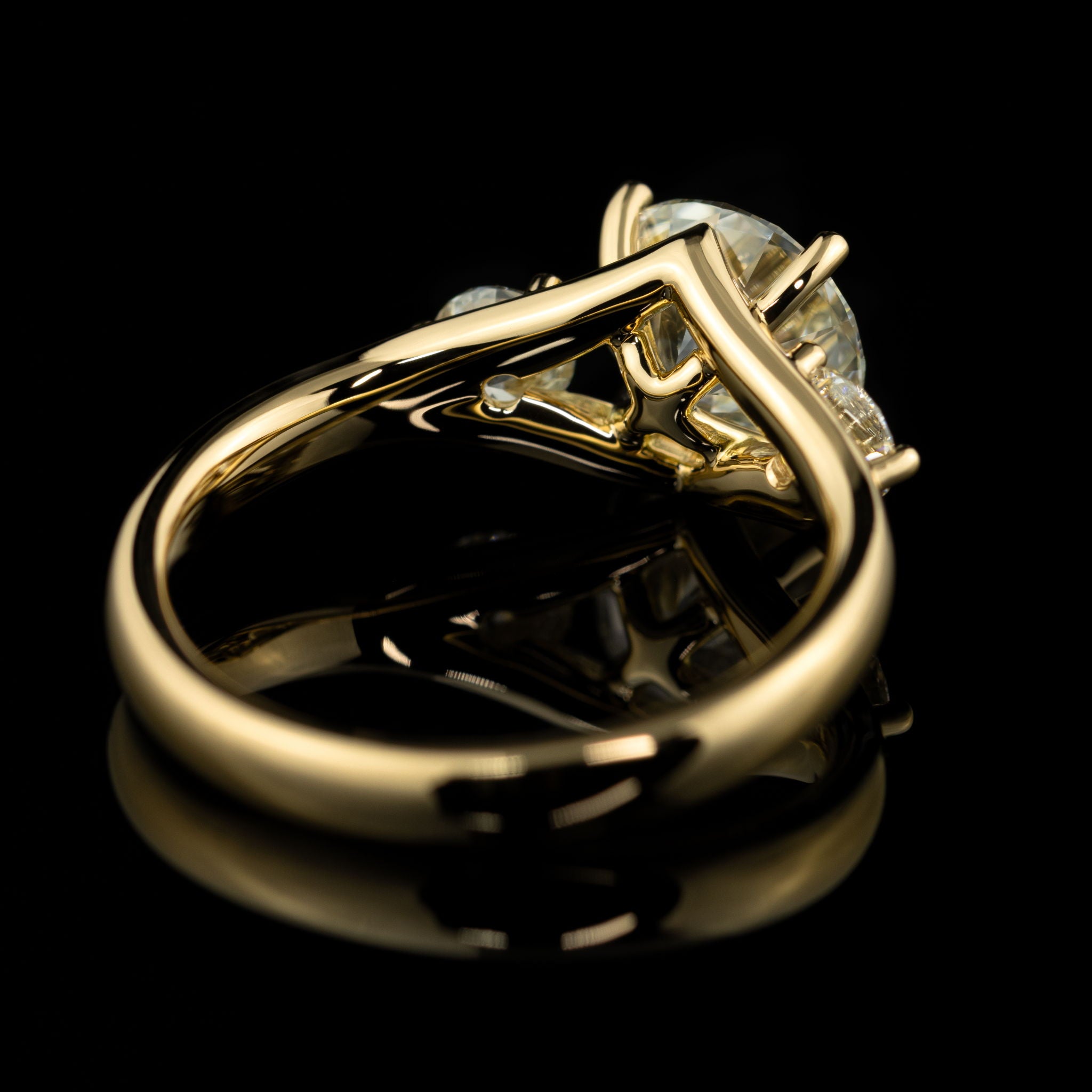 Goldzeit Ring, Modell "Neila"