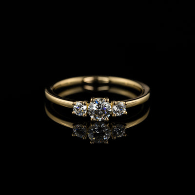 Gelbgold Caro individueller Verlobungsring Stackbar natuerliche labgrown Diamanten Goldzeit Nuernberg Goldschmied Frontalansicht