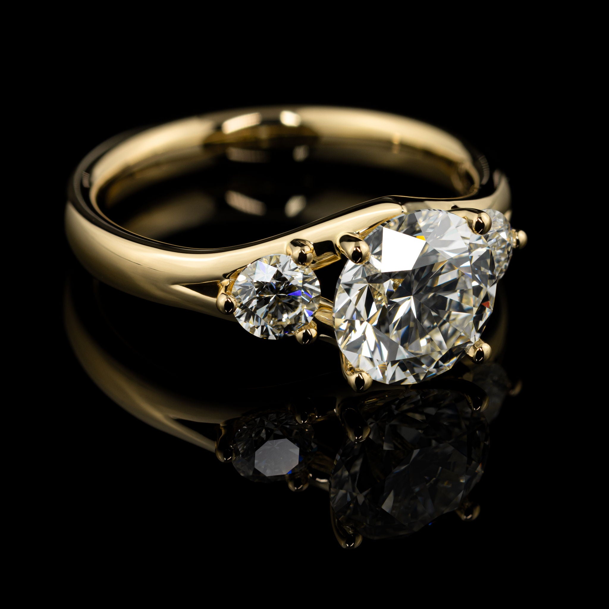 Goldzeit Ring, Modell "Neila"