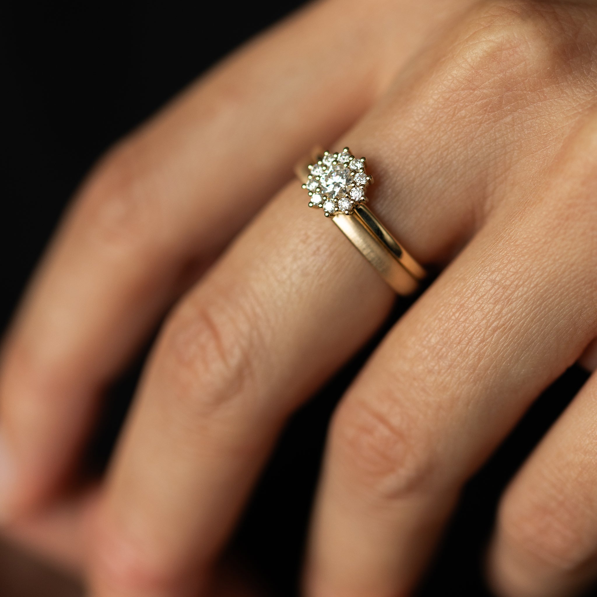 Goldzeit Ring, Modell "Fiora"