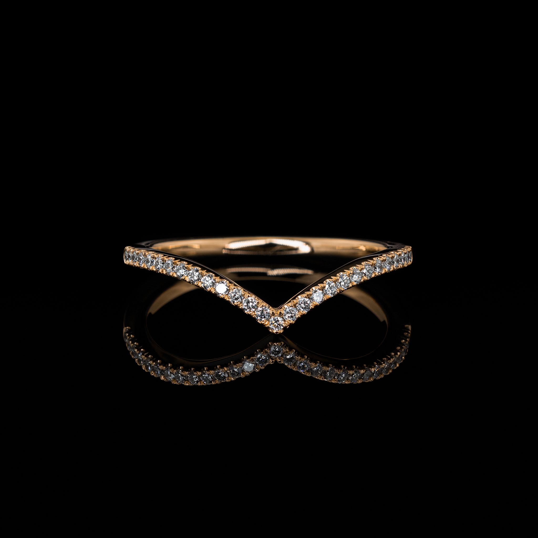 Ehering Vorsteckring Verlobungsring V-förmig Design Vivi von der Goldschmiede Goldzeit aus Nuernberg 18 Karat Rosegold