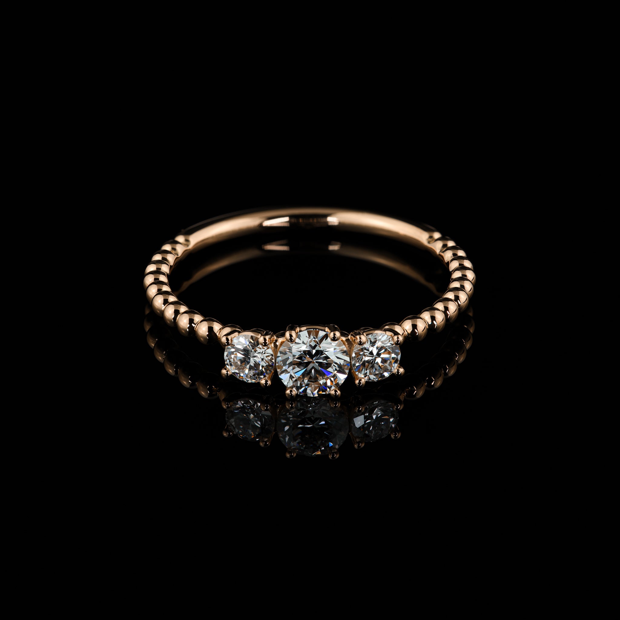 Rotgold Matilda individueller Verlobungsring Kugelring Stackbar natuerliche labgrown Diamanten Goldzeit Nuernberg Goldschmied Frontalansicht