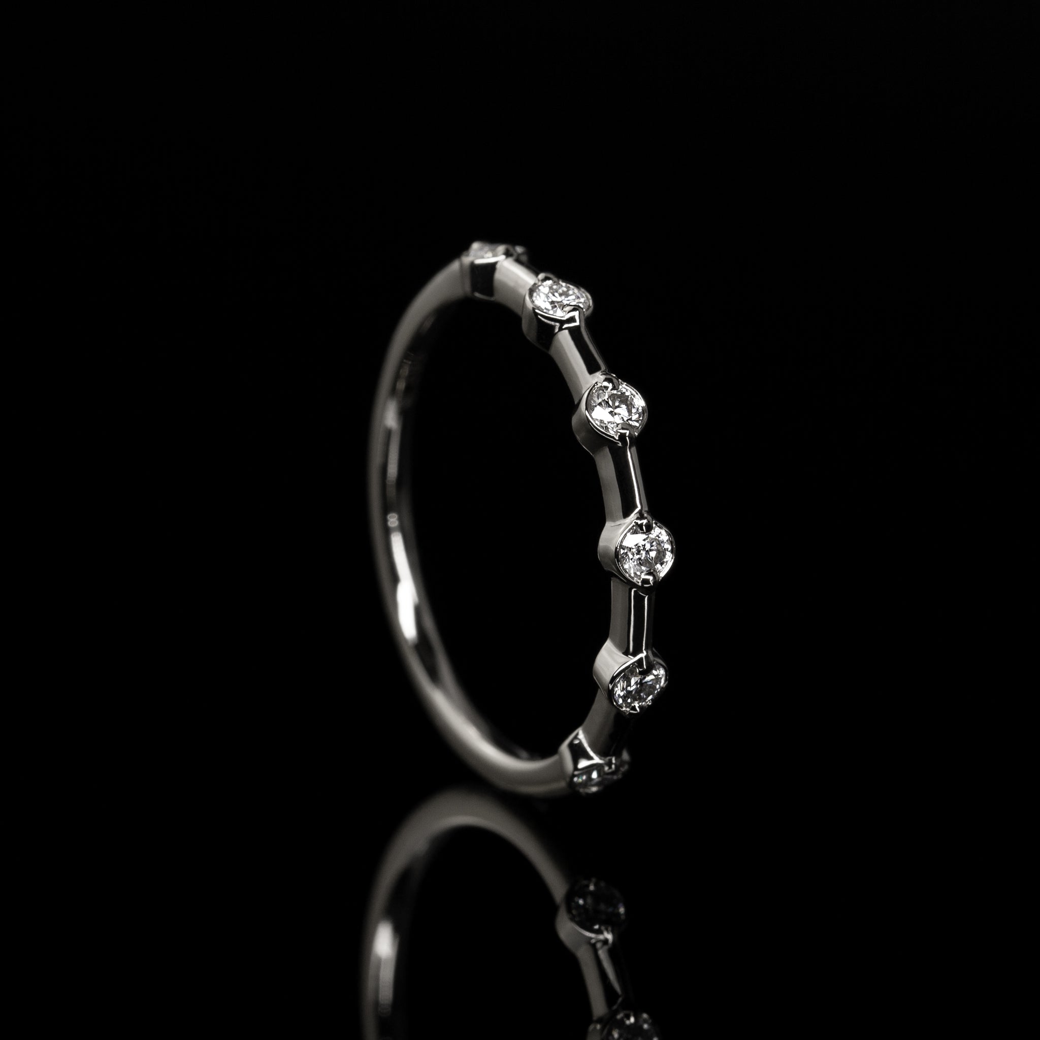 Ehering Vorsteckring Verlobungsring Schmuckring Distanzring Design Nala von Goldzeit Goldschmiede aus Nuernberg 18Karat Weissgold